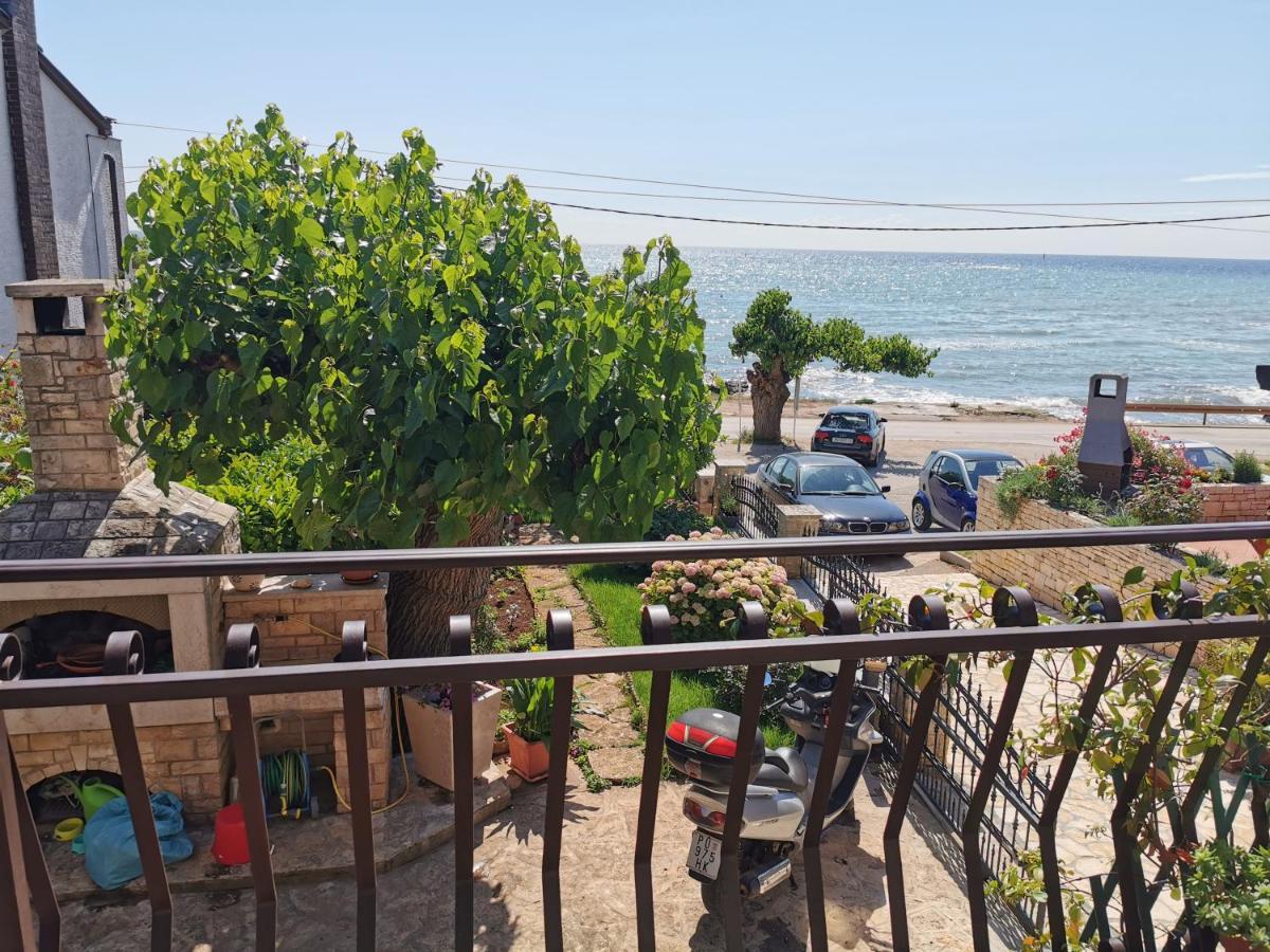 Romantic Apartment For Two On The Sea Zambratija  Eksteriør bilde