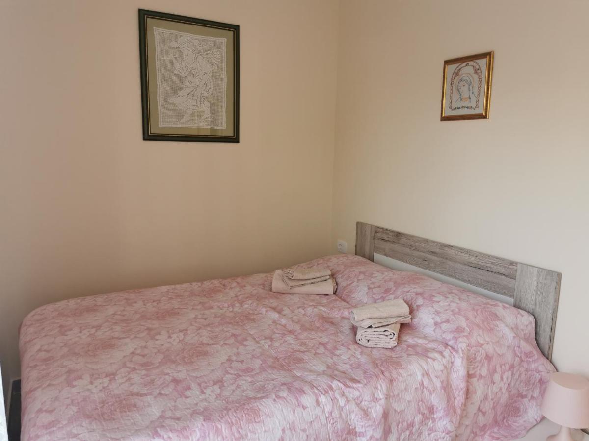 Romantic Apartment For Two On The Sea Zambratija  Eksteriør bilde
